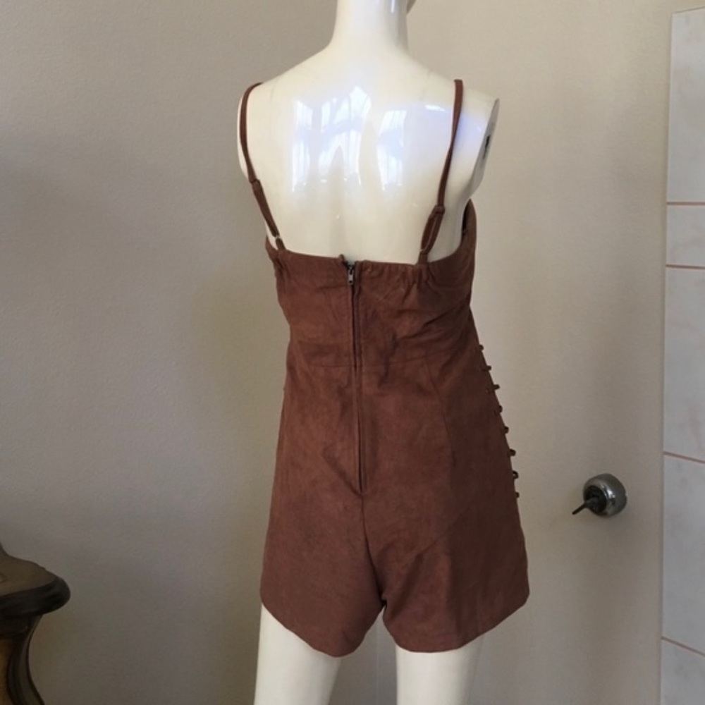 Romper - Picture 2 of 5